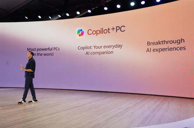 AI PC全面“亮剑”，国内起售8688元！微软推出Copilot全面融入Windows 11，GPT 4o“很快”加持