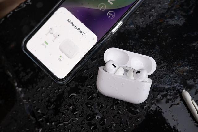 三星Galaxy Buds 3渲染图曝光：设计大改，像素级复制苹果AirPods